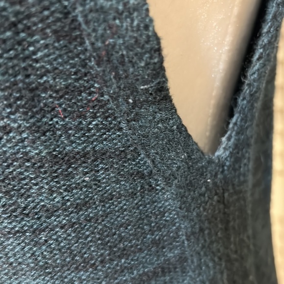 BANANA REPUBLIC S sleeveless turtleneck hi-low sweater in green and black - Picture 4 of 10